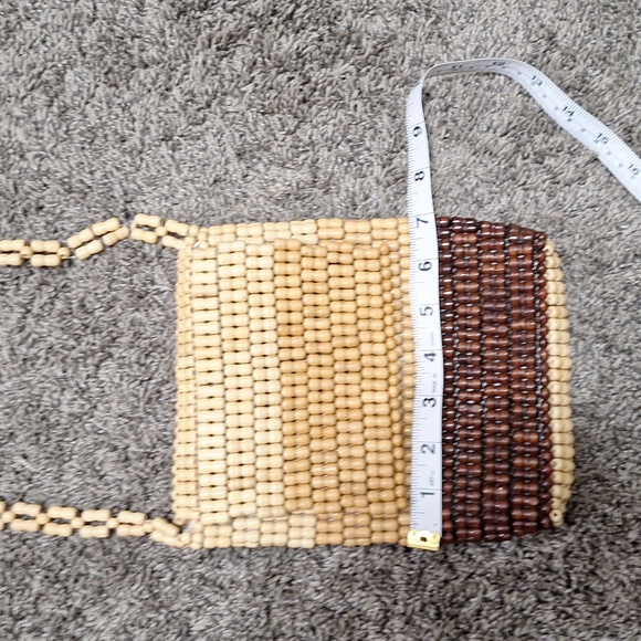 Wooden beaded crossbody bag - brown / off white - Picture 4 of 8